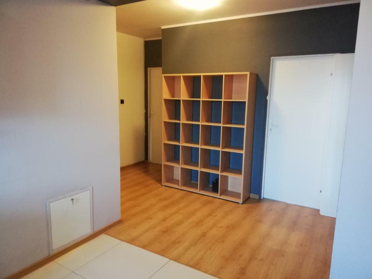 Apartmán Pokoje przy Rondzie Čenstochová Exteriér fotografie