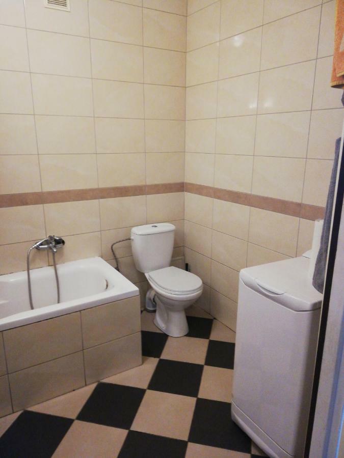 Apartmán Pokoje przy Rondzie Čenstochová Exteriér fotografie