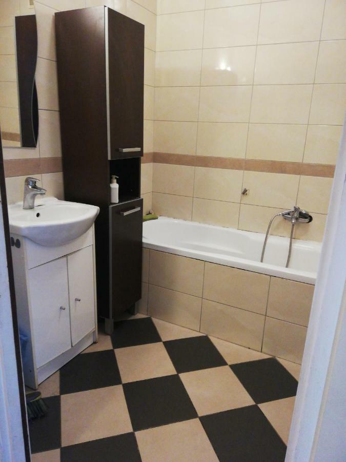 Apartmán Pokoje przy Rondzie Čenstochová Exteriér fotografie