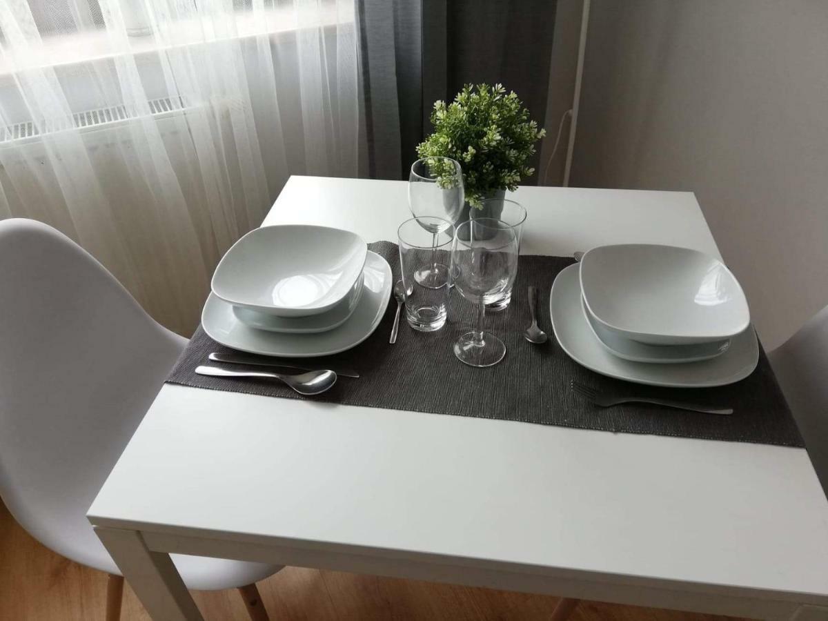Apartmán Pokoje przy Rondzie Čenstochová Exteriér fotografie